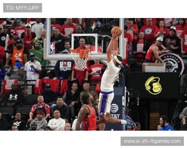 伦纳德弧顶三分定胜负，快船在最后关头完成逆转